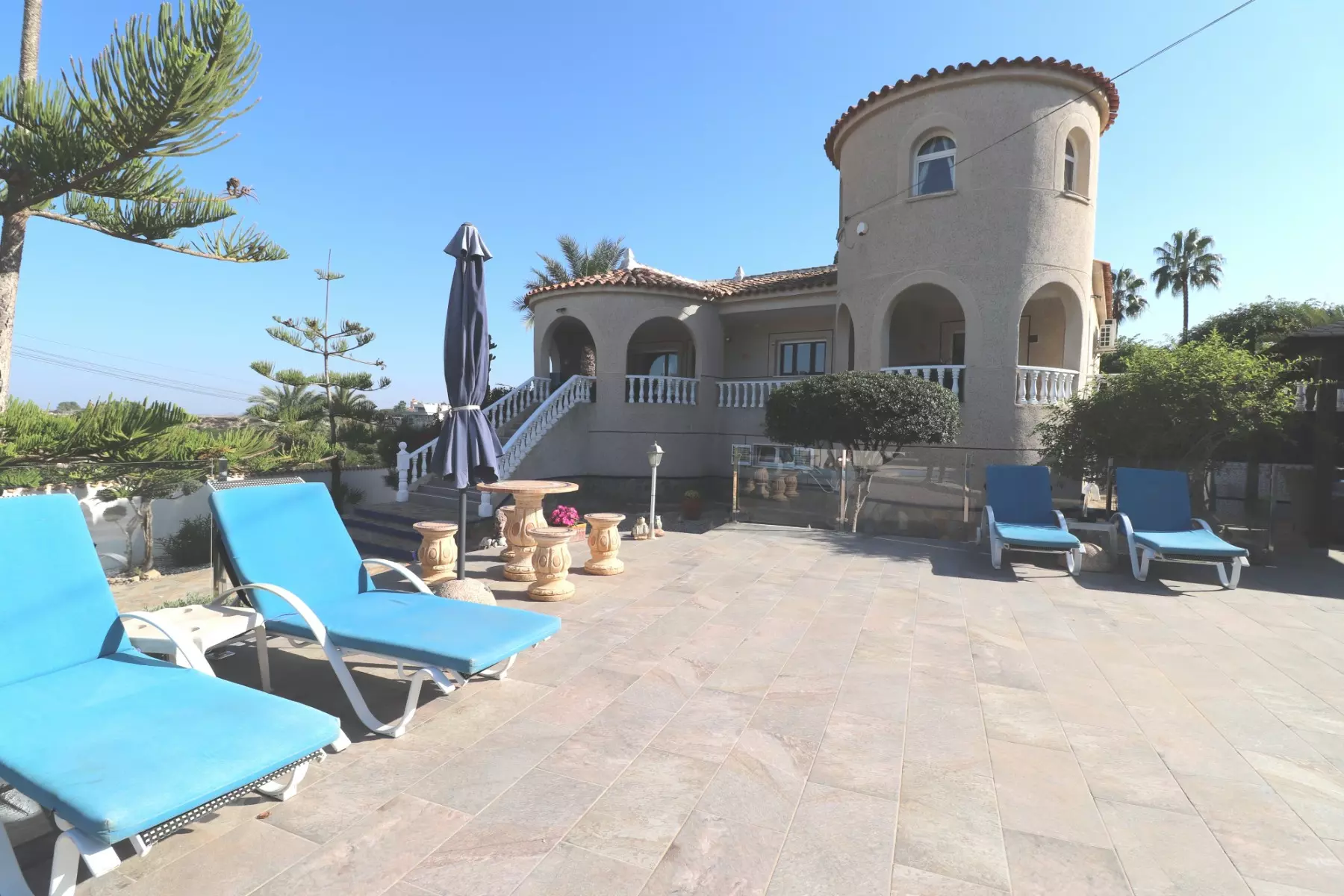 5-bedroom Villa In Algorfa, Spain (375 M²)