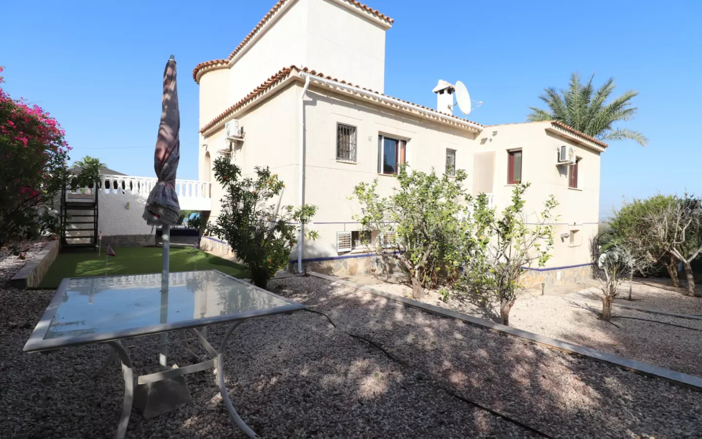 5-bedroom Villa In Algorfa, Spain (375 M²)