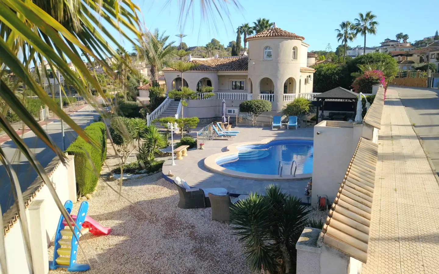 5-bedroom Villa In Algorfa, Spain (375 M²)