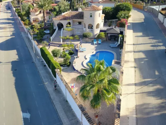 5-bedroom Villa In Algorfa, Spain (375 M²)