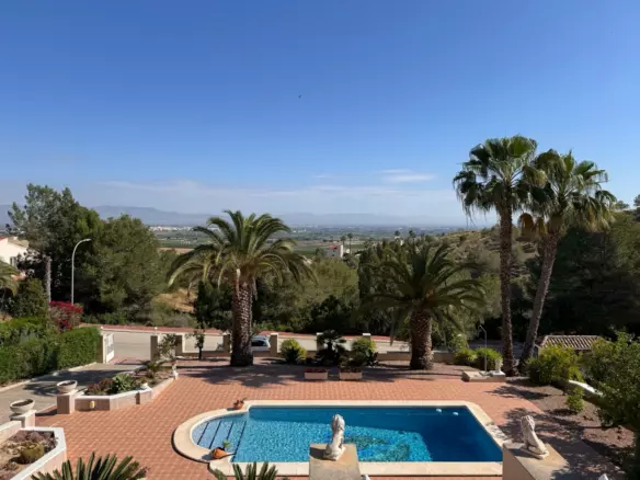 3-bedroom Villa In Algorfa, Spain (216 M²)