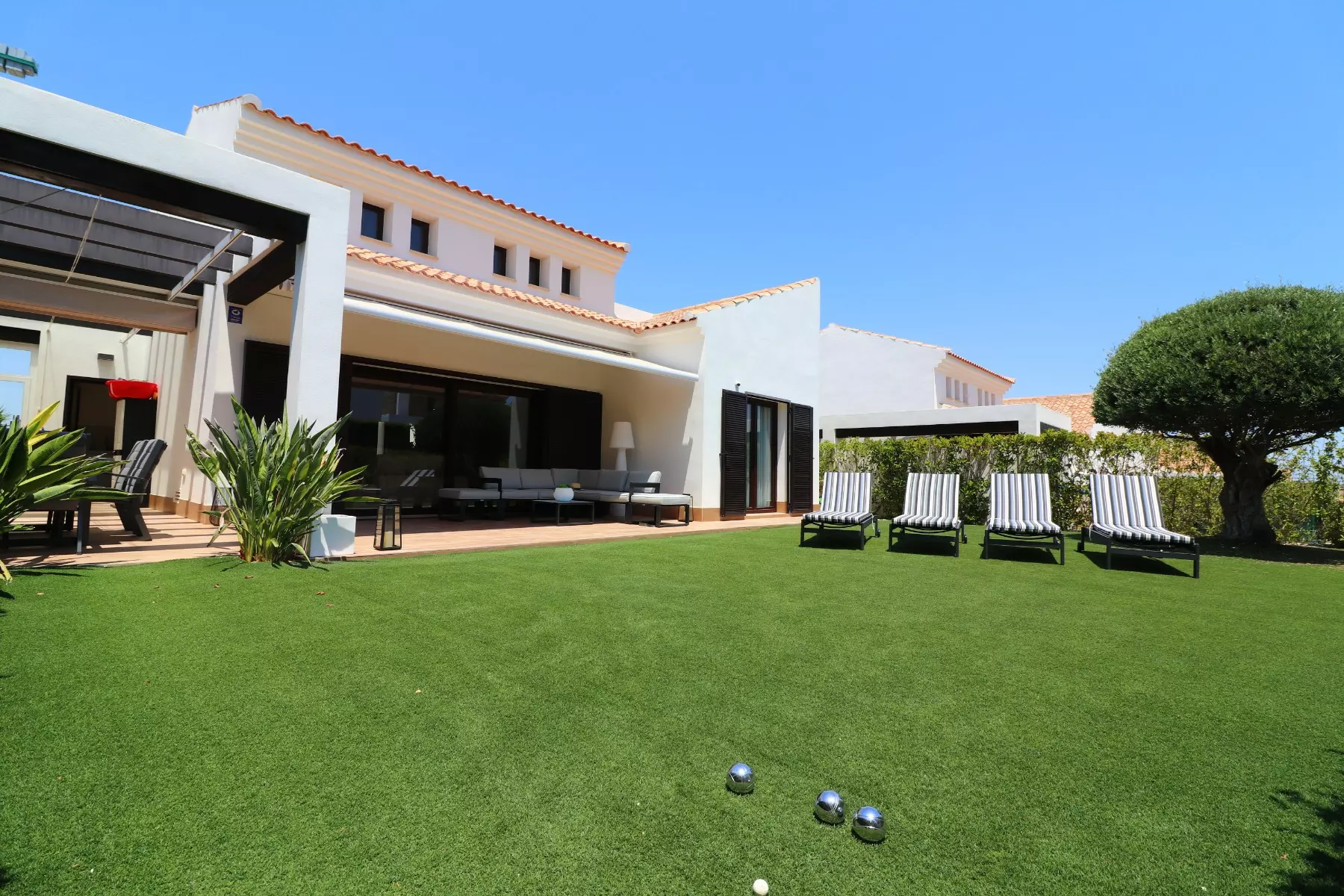 3-bedroom Villa In Algorfa, Spain (127 M²)