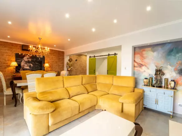 2-bedroom Apartment In Torrevieja, Spain (101 M²)
