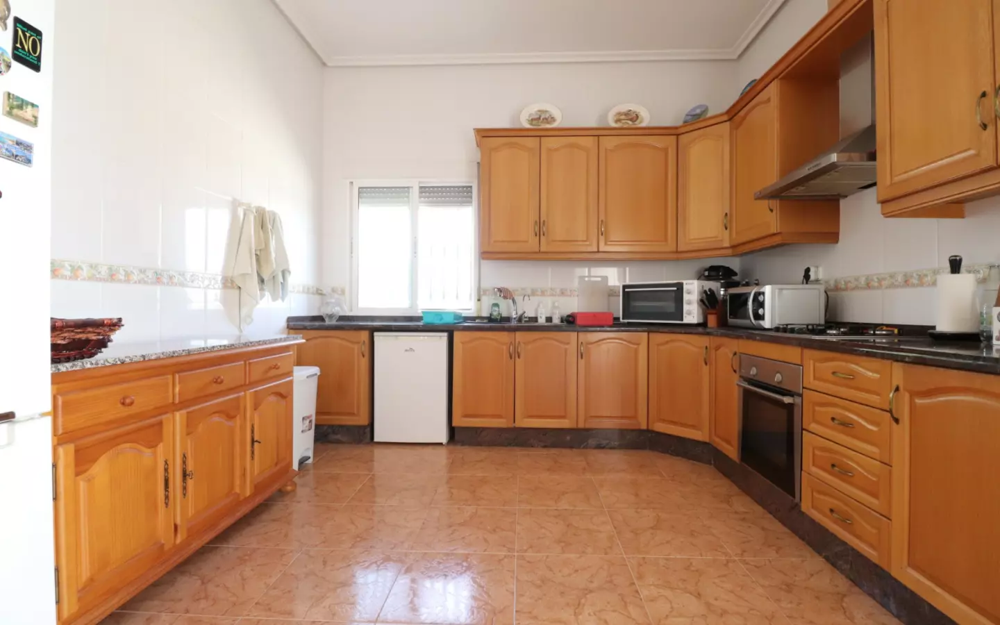 3-bedroom Country House In Albatera, Spain (164 M²)