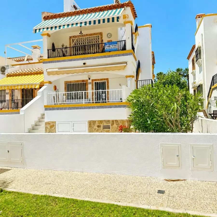 2-bedroom Apartment In Orihuela Costa, Spain (120 M²)