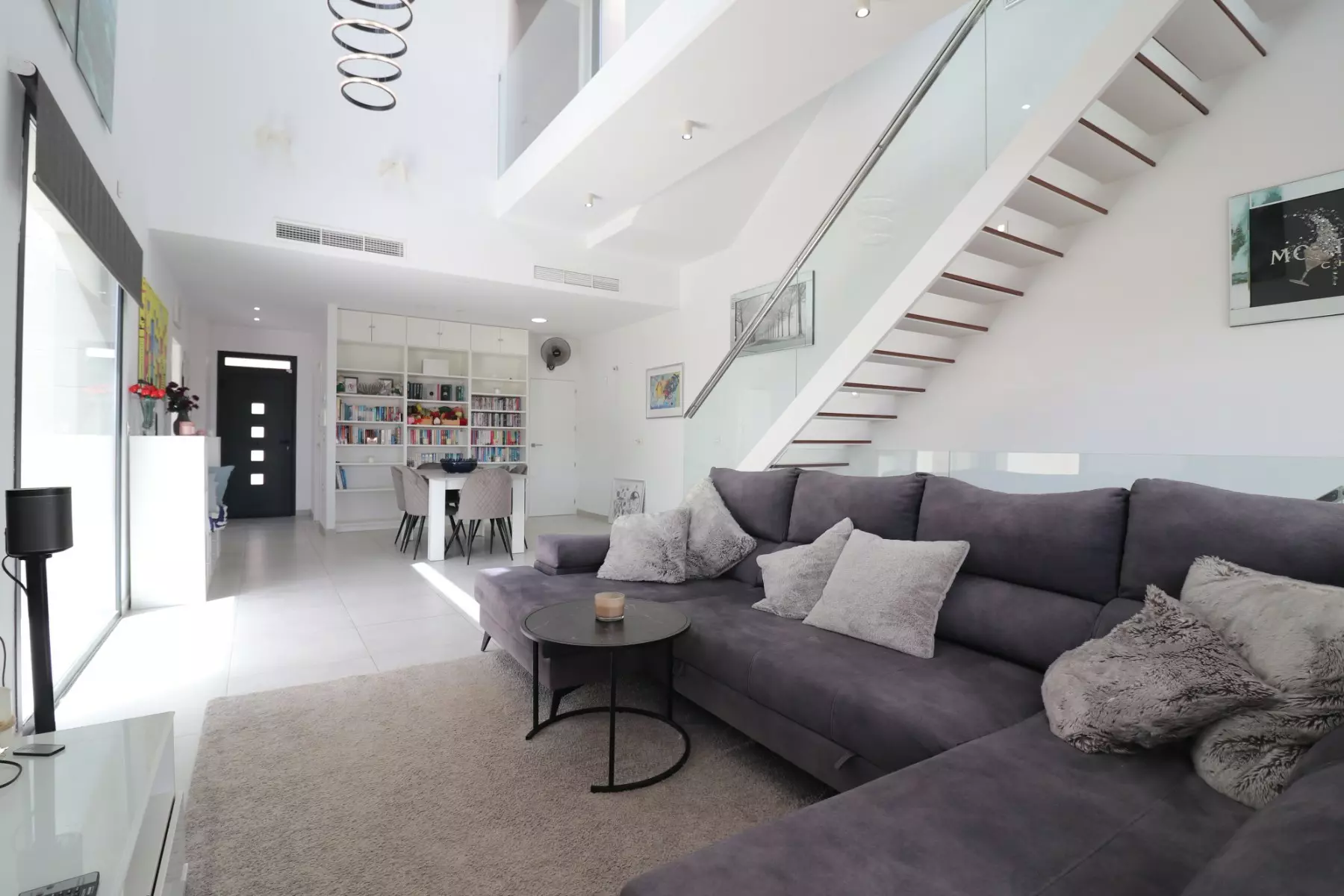 4-bedroom Villa In Benijofar, Spain (319 M²)