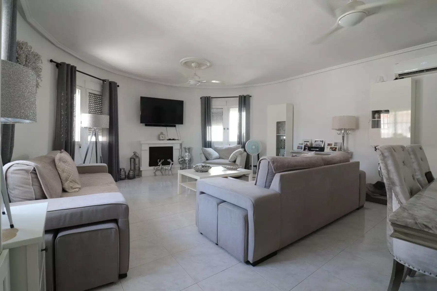 4-bedroom Villa In Benijofar, Spain (136 M²)