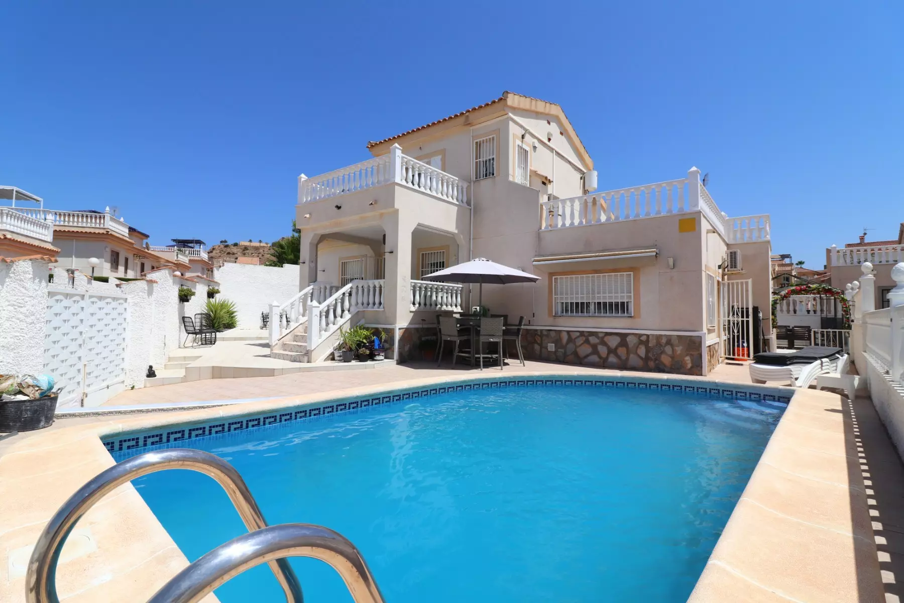 4-bedroom Villa In Benijofar, Spain (136 M²)