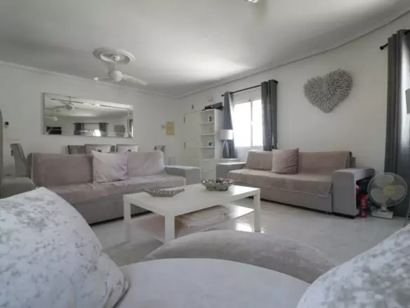 4-bedroom Villa In Benijofar, Spain (136 M²)