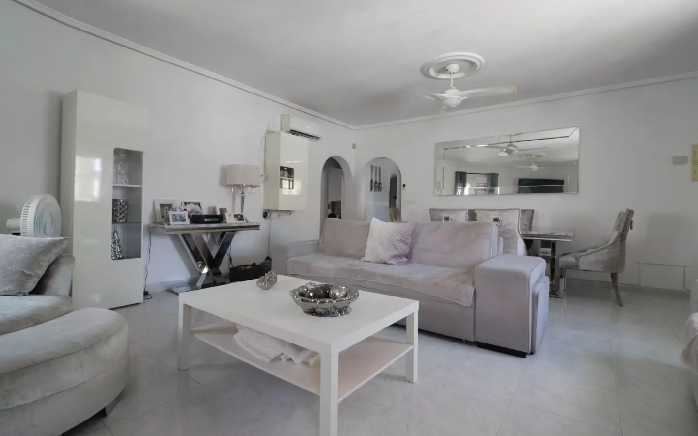 4-bedroom Villa In Benijofar, Spain (136 M²)