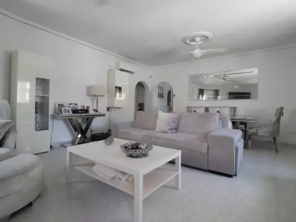 4-bedroom Villa In Benijofar, Spain (136 M²)
