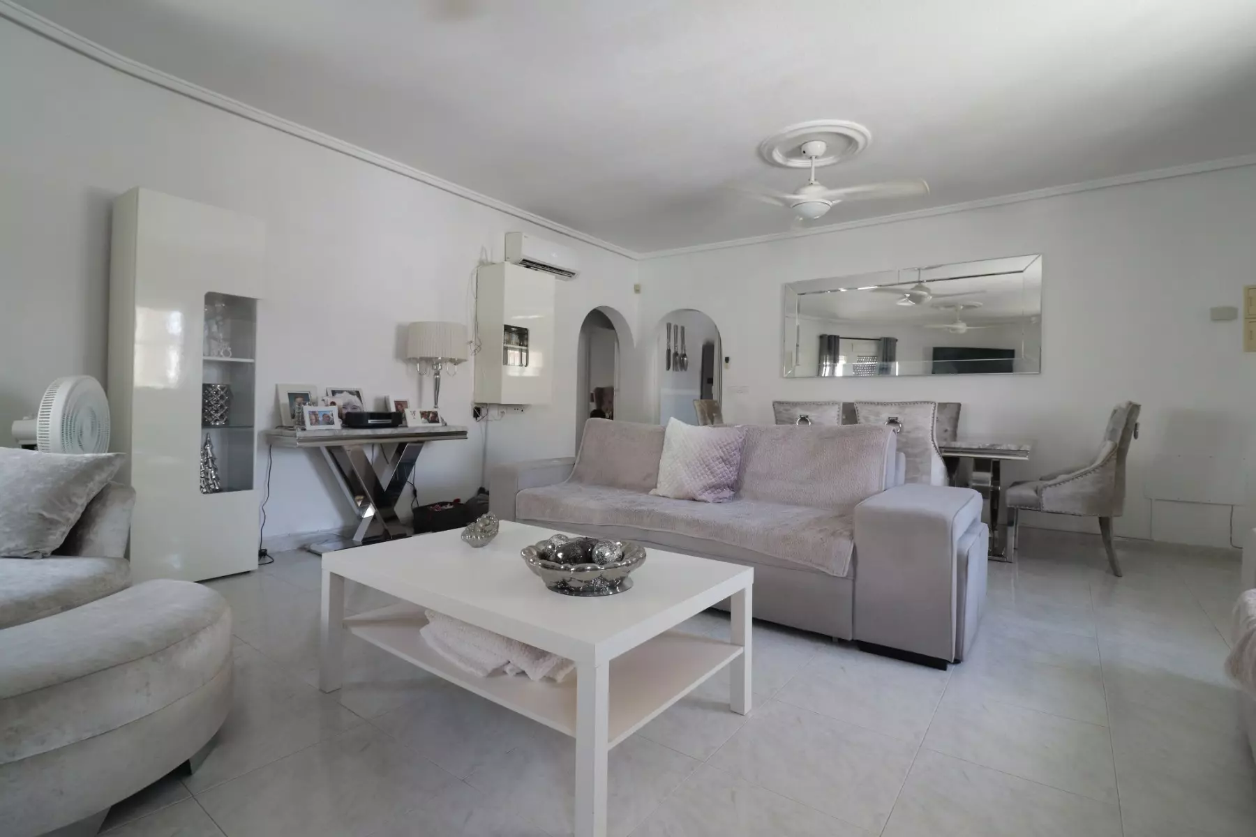 4-bedroom Villa In Benijofar, Spain (136 M²)