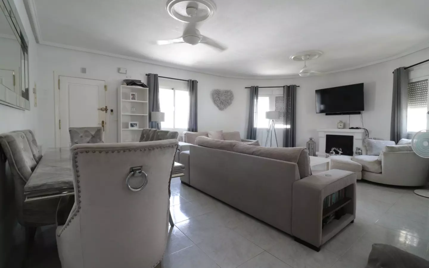4-bedroom Villa In Benijofar, Spain (136 M²)