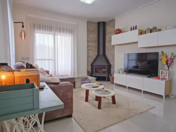 3-bedroom Country House In Dolores, Spain (129 M²)