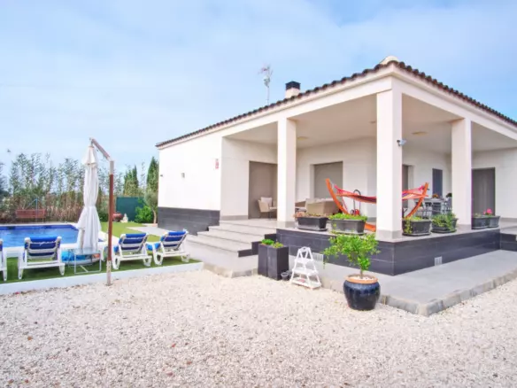 3-bedroom Country House In Dolores, Spain (129 M²)