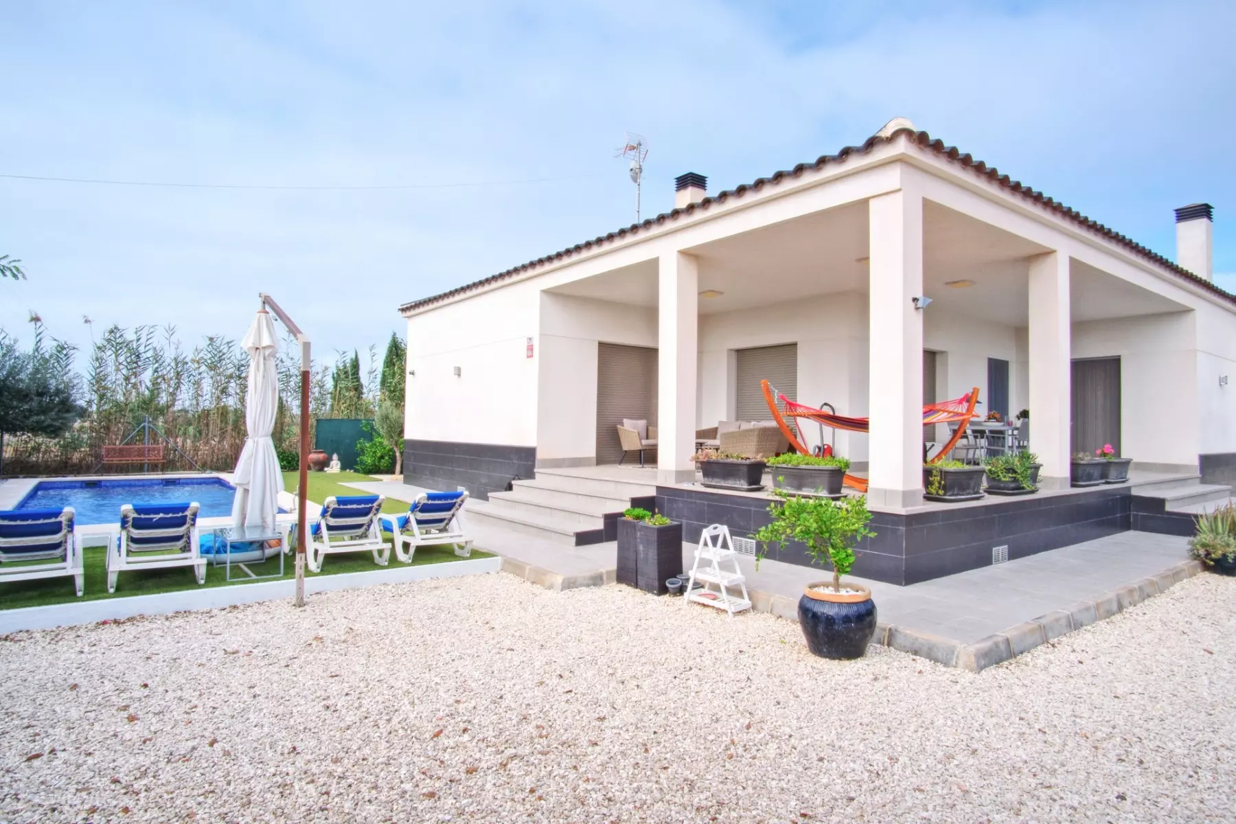 o_1jupkquf26qh1s71cs31qeq87934-324990 3-bedroom Country House In Dolores, Spain (129 M²)
