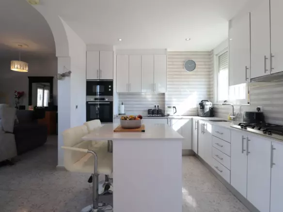 3-bedroom Country House In Callosa De Segura, Spain (167 M²)
