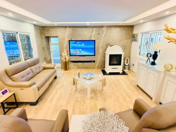 5-bedroom Detached Villa In Daya Vieja, Spain (417 M²)