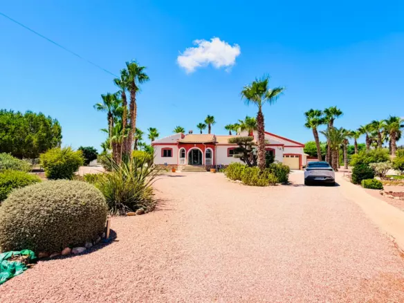 5-bedroom Detached Villa In Daya Vieja, Spain (417 M²)