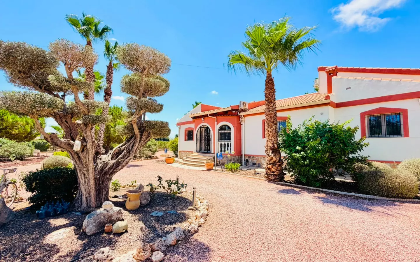 5-bedroom Detached Villa In Daya Vieja, Spain (417 M²)