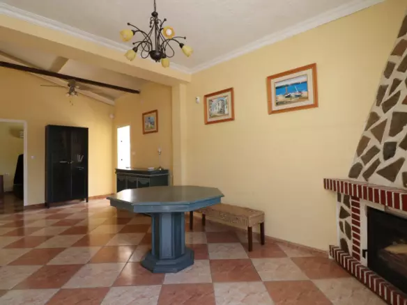 4-bedroom Country House In Almoradi, Spain (108 M²)