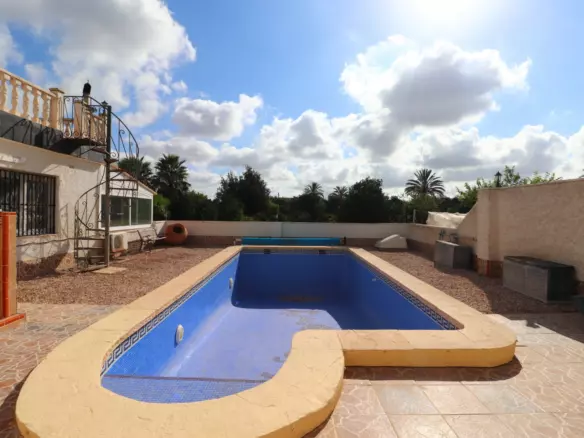 4-bedroom Country House In Almoradi, Spain (108 M²)