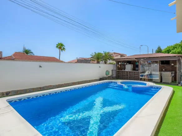 5-bedroom Villa In Ciudad Quesada, Spain (252 M²)