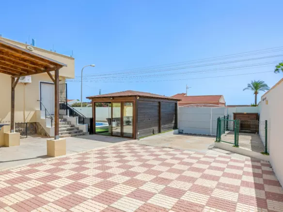 5-bedroom Villa In Ciudad Quesada, Spain (252 M²)