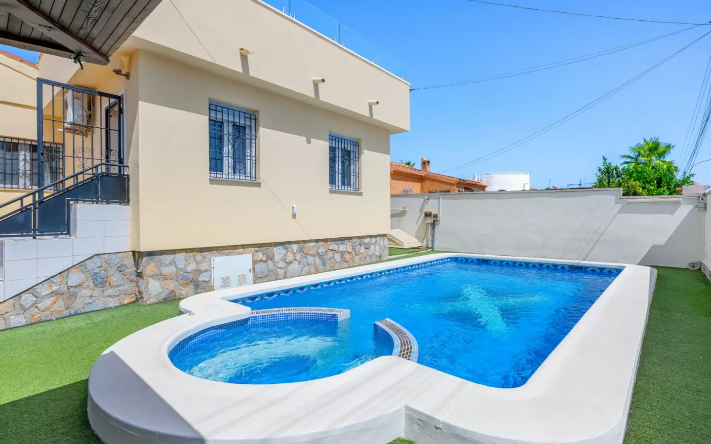 5-bedroom Villa In Ciudad Quesada, Spain (252 M²)