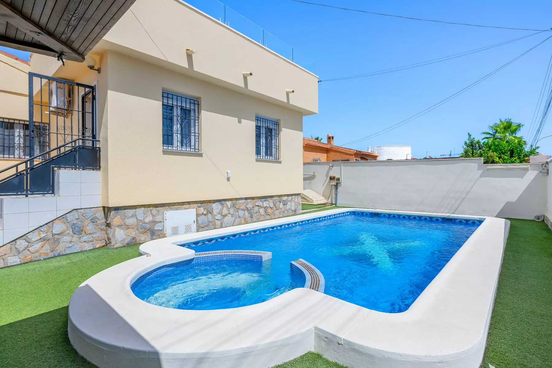 5-bedroom Villa In Ciudad Quesada, Spain (252 M²)
