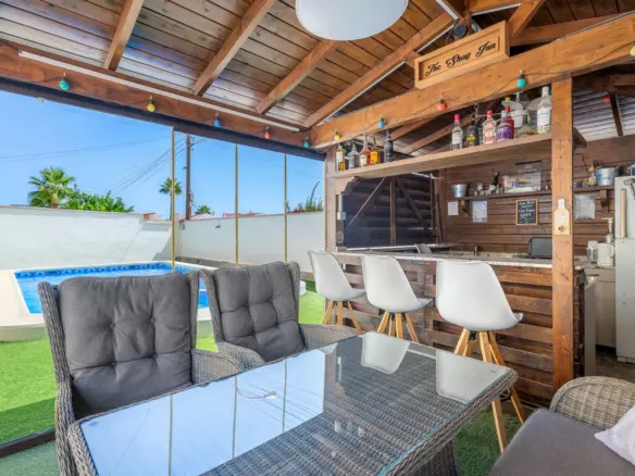 5-bedroom Villa In Ciudad Quesada, Spain (252 M²)