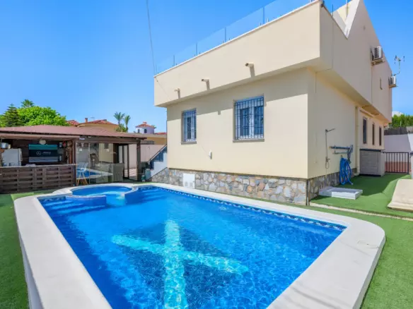 5-bedroom Villa In Ciudad Quesada, Spain (252 M²)