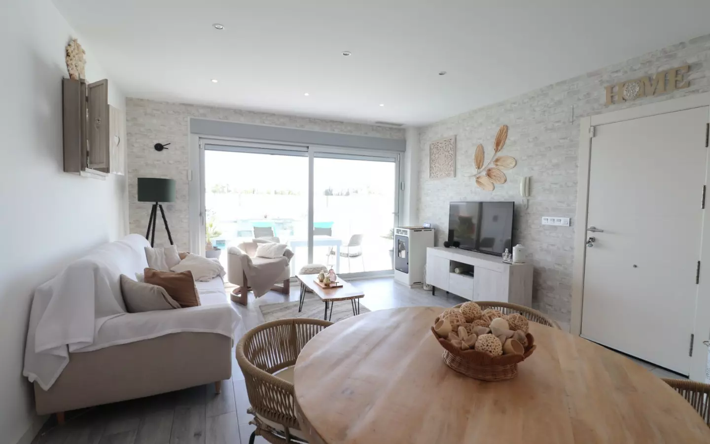 3-bedroom Semi In Daya Vieja, Spain (130 M²)