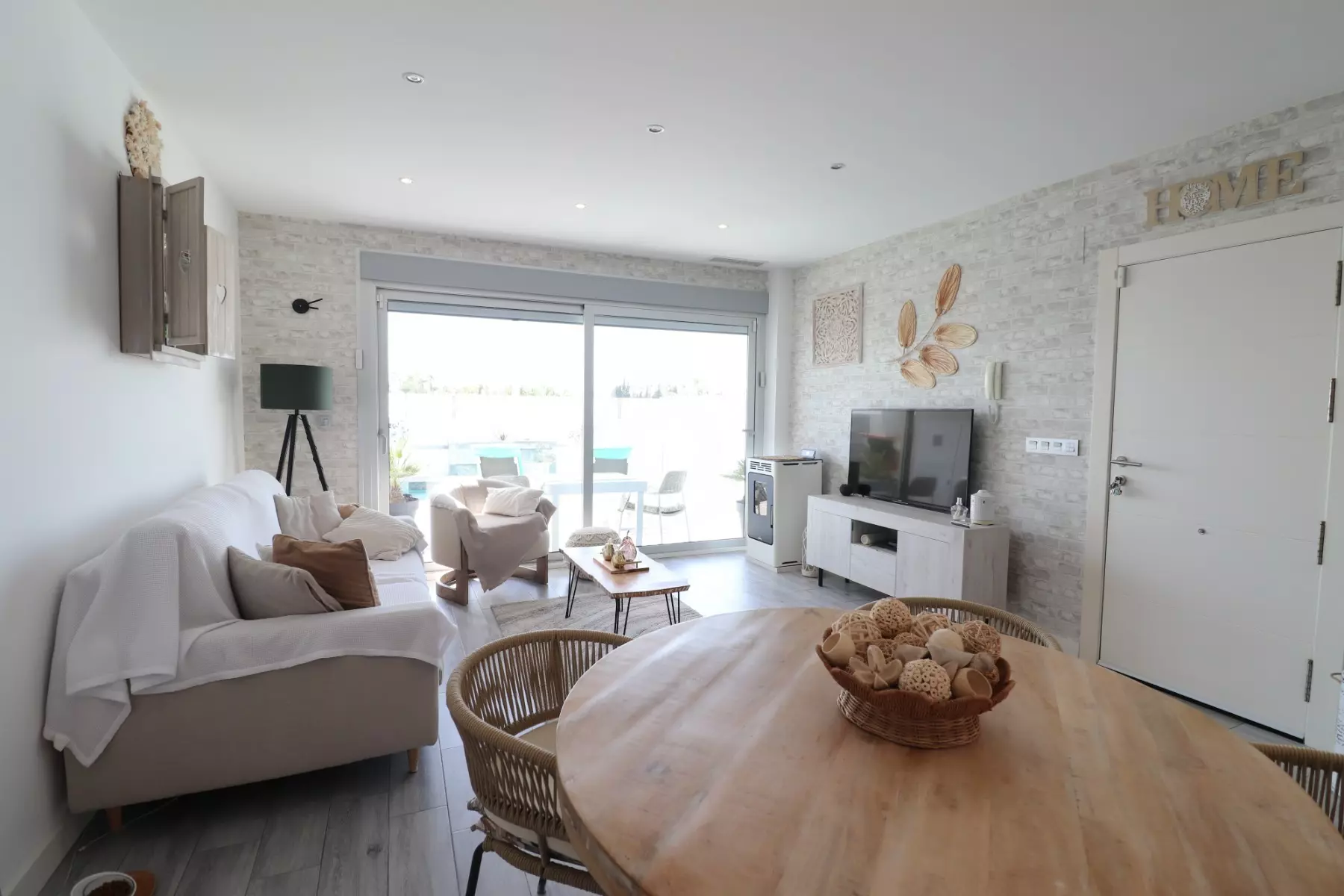3-bedroom Semi In Daya Vieja, Spain (130 M²)