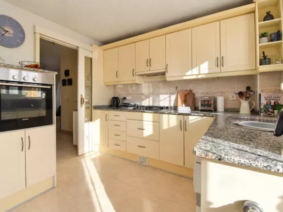 2-bedroom Townhouse In Orihuela Costa, Spain (130 M²)