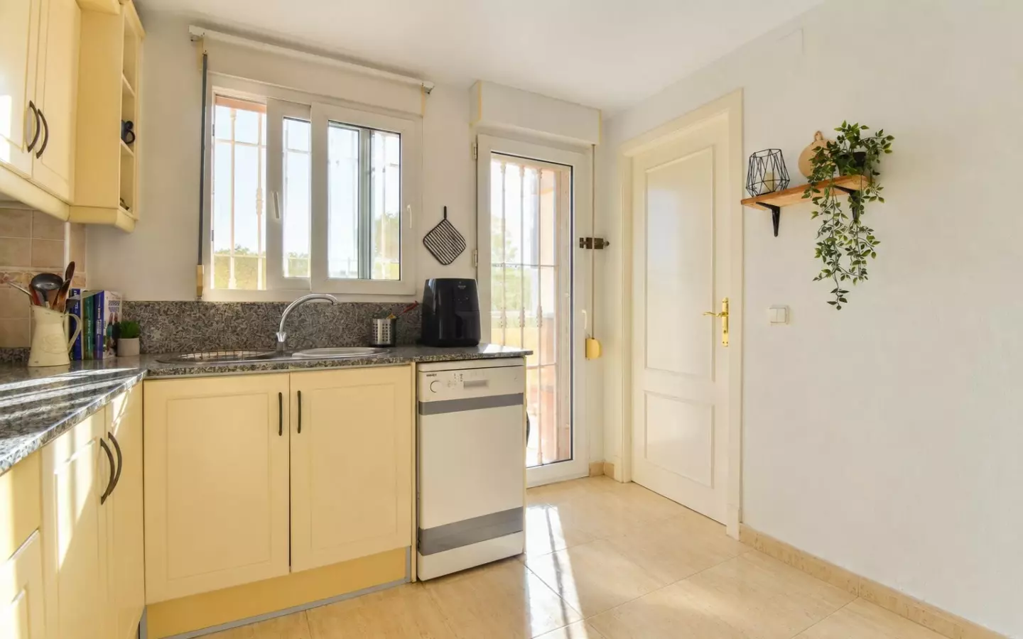 2-bedroom Townhouse In Orihuela Costa, Spain (130 M²)