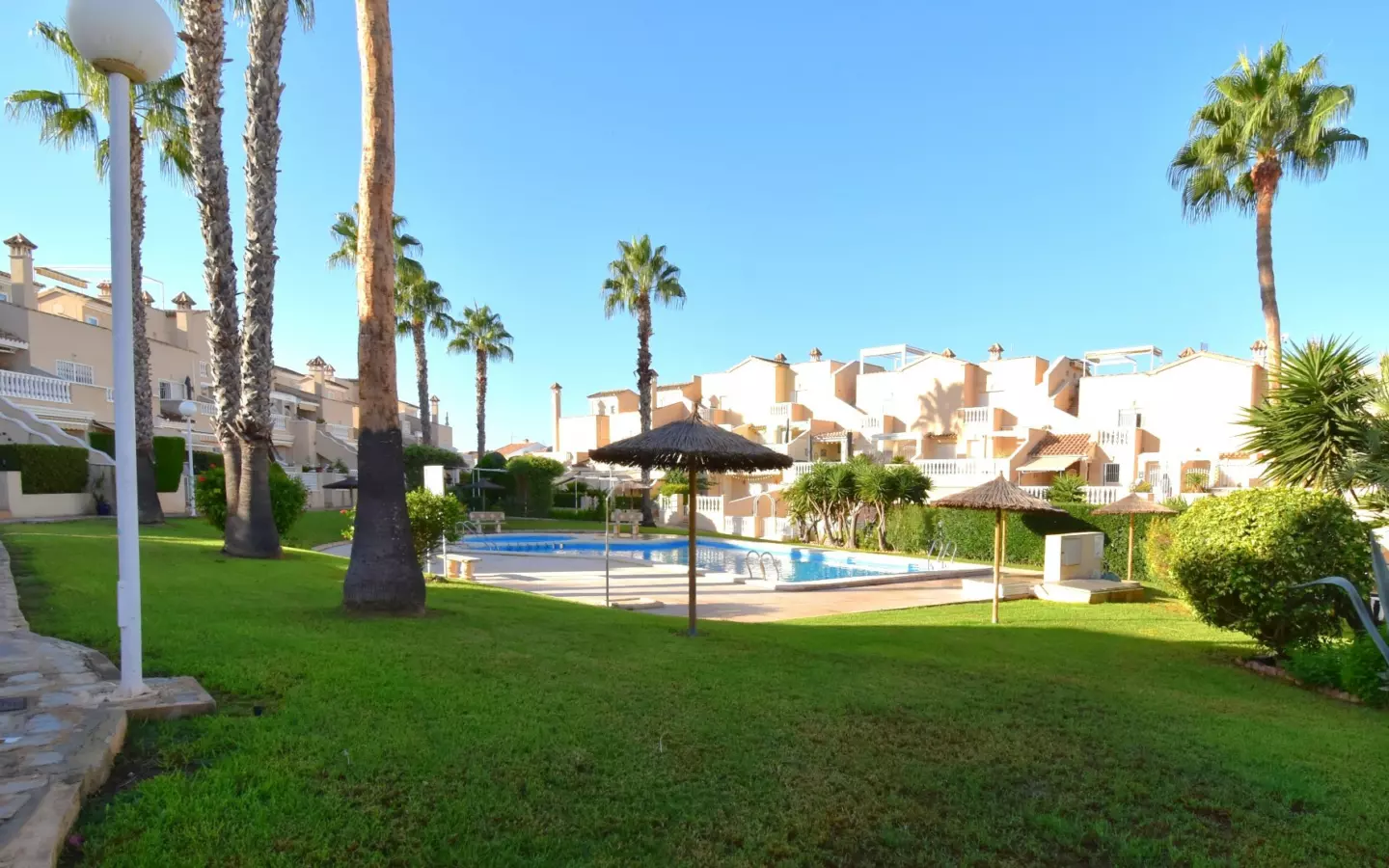 2-bedroom Townhouse In Orihuela Costa, Spain (130 M²)
