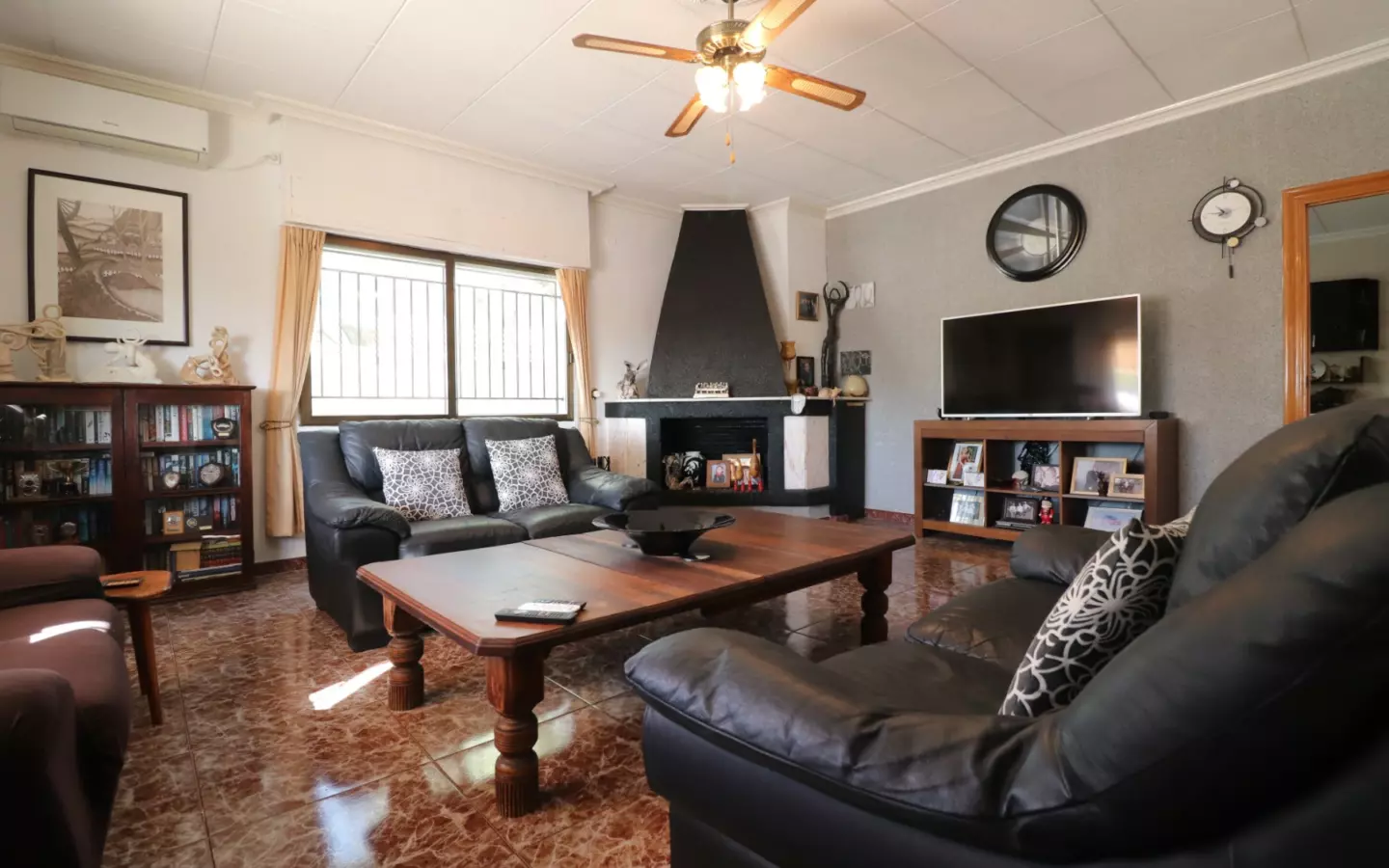 6-bedroom Country House In Crevillent, Spain (291 M²)