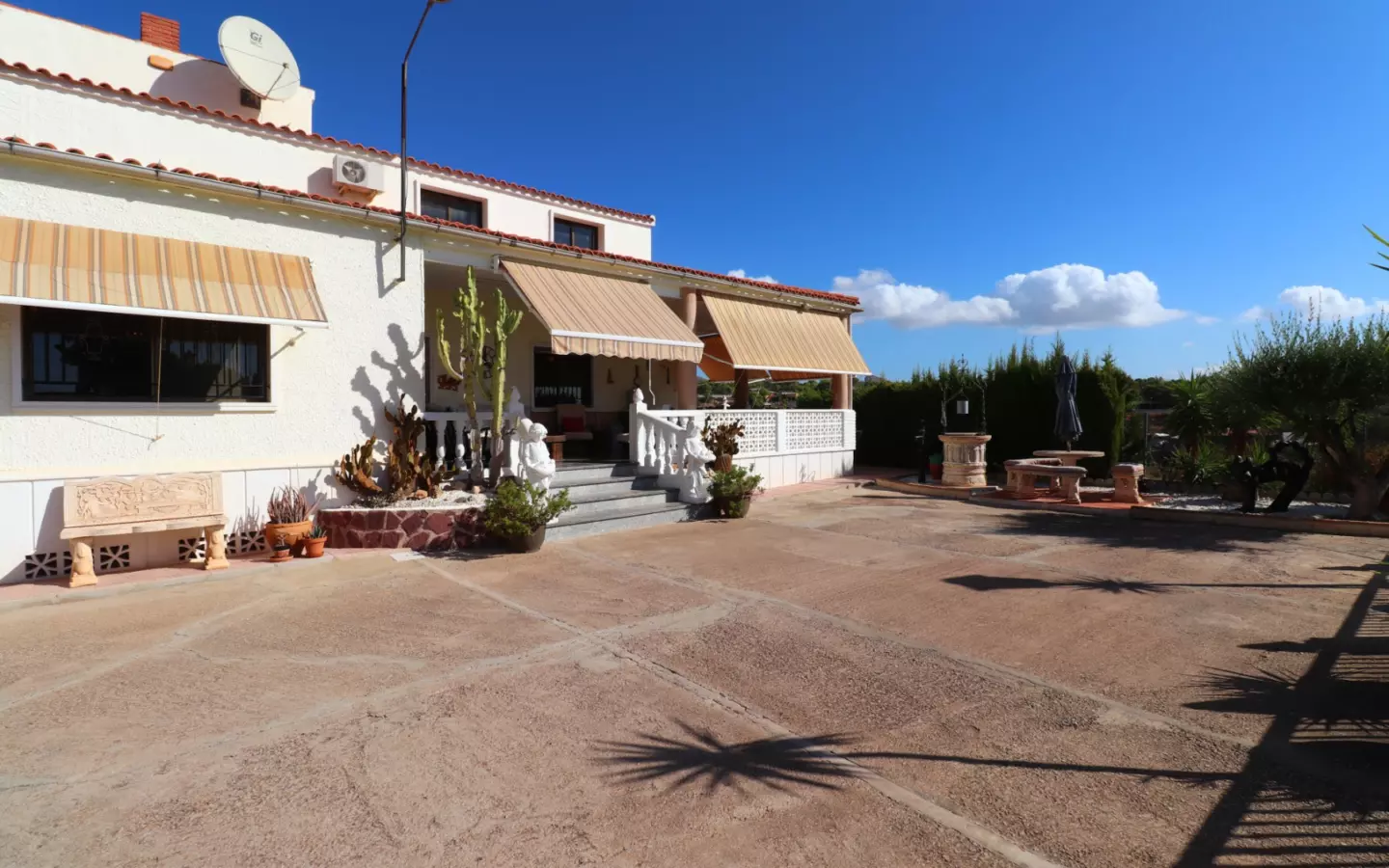 6-bedroom Country House In Crevillent, Spain (291 M²)