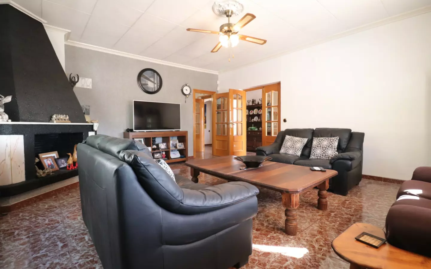 6-bedroom Country House In Crevillent, Spain (291 M²)