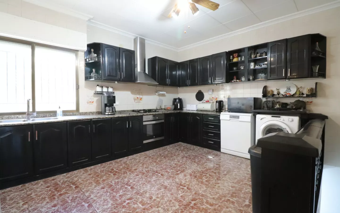 6-bedroom Country House In Crevillent, Spain (291 M²)