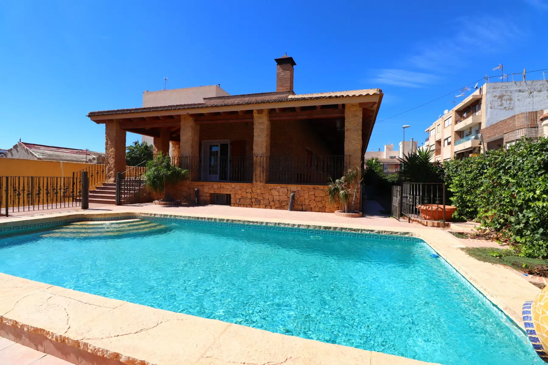 5-bedroom Villa In Rojales, Spain (621 M²)