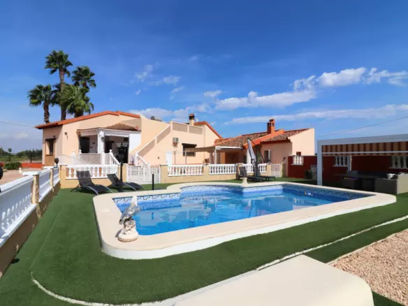 3-bedroom Country House In Daya Vieja, Spain (220 M²)