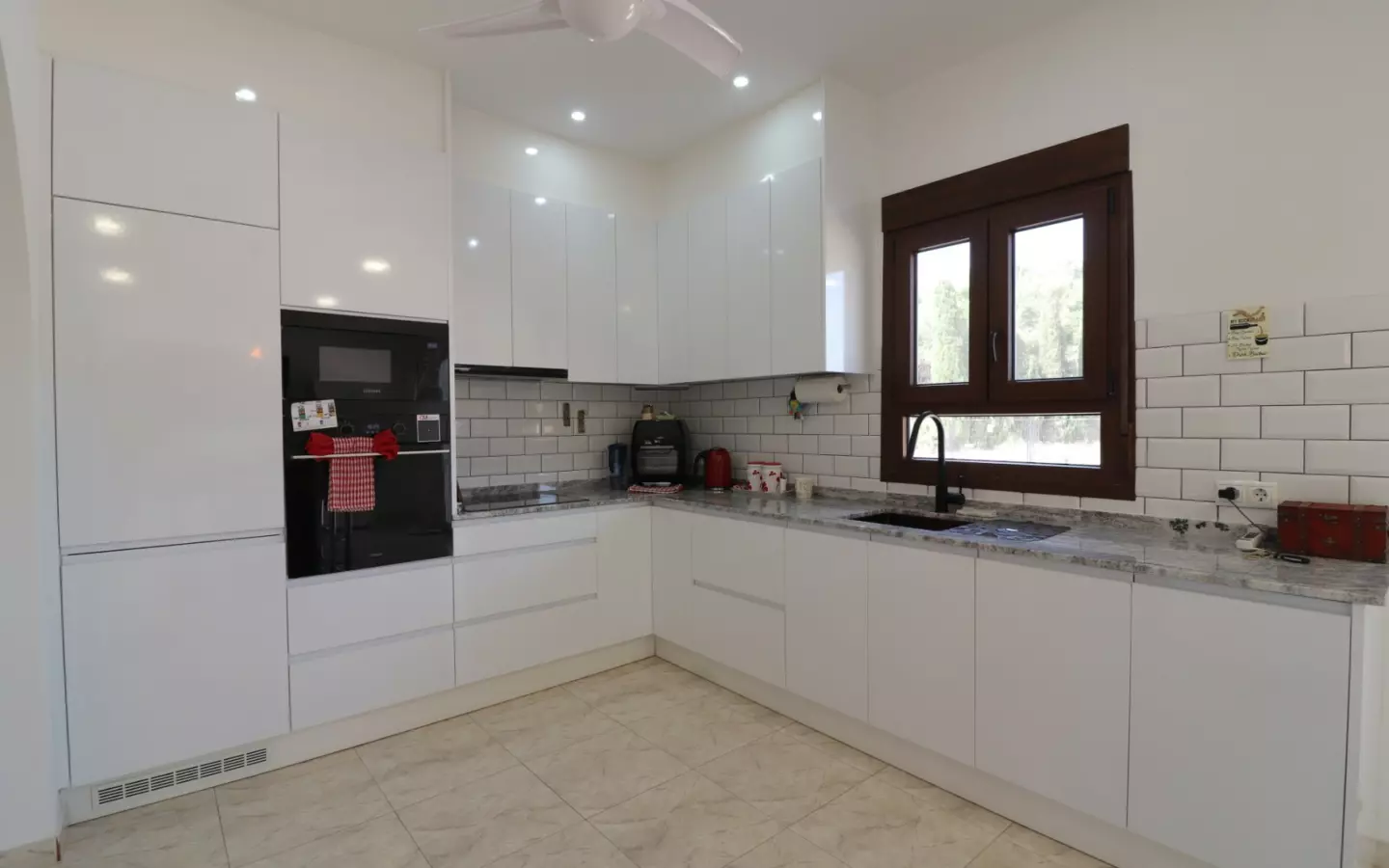 3-bedroom Country House In Daya Vieja, Spain (220 M²)