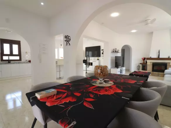 3-bedroom Country House In Daya Vieja, Spain (220 M²)