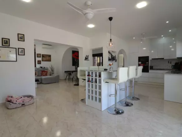 3-bedroom Country House In Daya Vieja, Spain (220 M²)