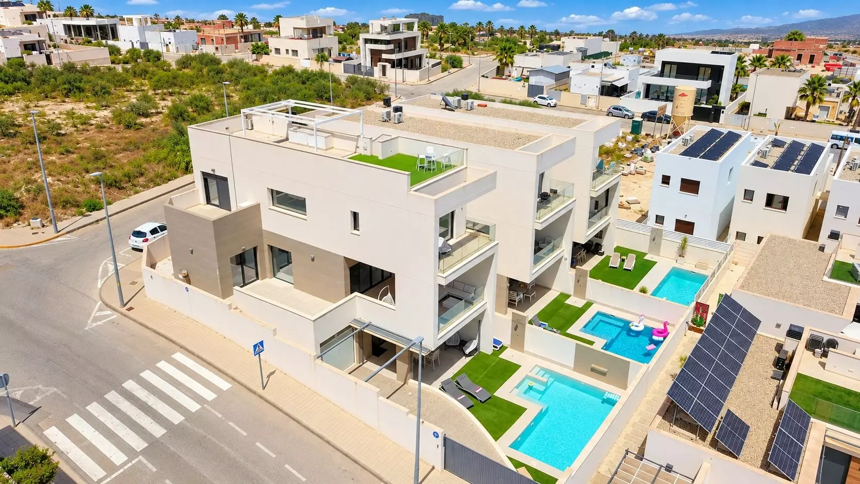 4-bedroom Villa In Benijofar, Spain (319 M²)