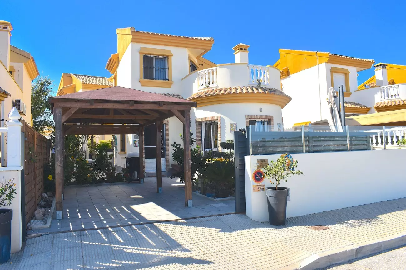 3-bedroom Villa In Guardamar Del Segura, Spain (96 M²)