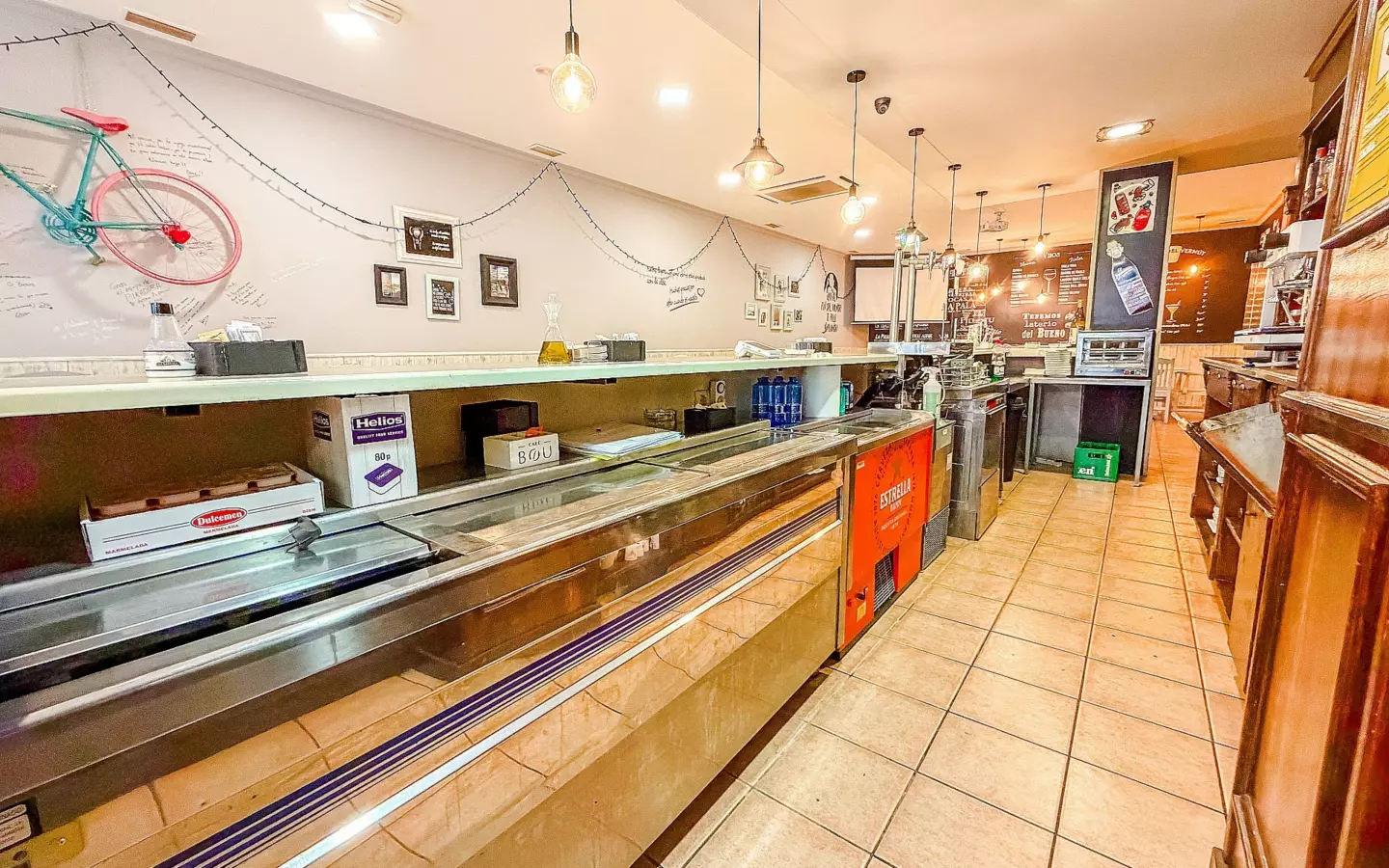 Commercial In Petrer, Spain (144 M²)
