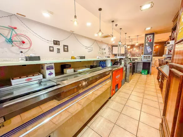 Commercial In Petrer, Spain (144 M²)